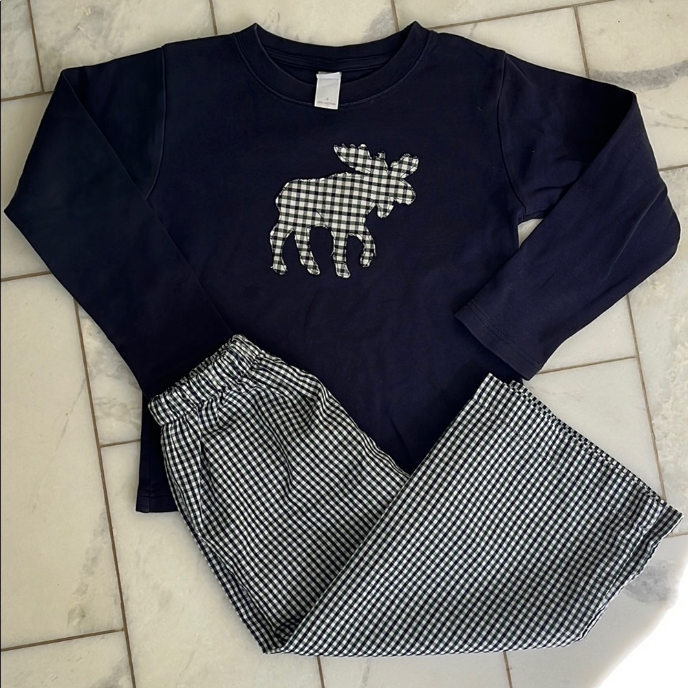 Custom Moose Appliqué outfit